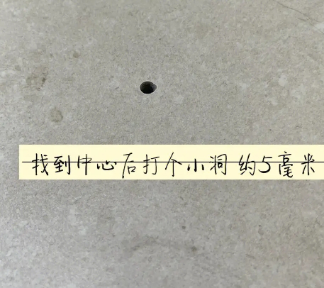 瓦房店瓷砖空鼓维修公司专业解答在瓷砖铺贴过程中，如果砂料搅拌不均匀，将会带来以下问题